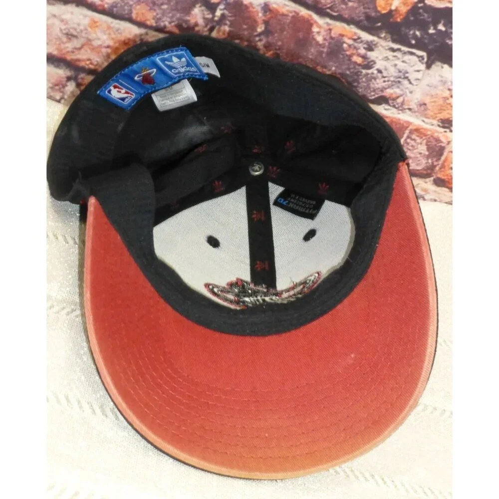 Adidas Miami Heat NBA Black & Red Fitted Cap S/M‎